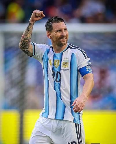FIFA World Cup: इंग्लैंड को हरा लगातार दूसरी बार फाइनल में पहुंचा अर्जेंटीना, फॉकलैंड का बैनर लहराया