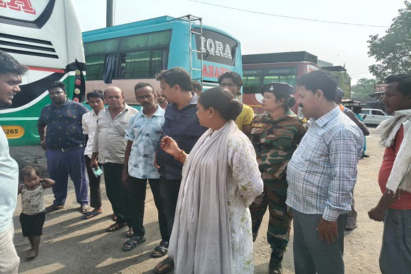 गिरिडीह: बस स्टैंड का महापौर ने किया निरीक्षण, सफाई व्यवस्था के दिए निर्देश