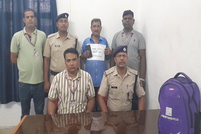 धनबाद स्टेशन पर CCTV से पकड़ा गया मोबाइल चोर