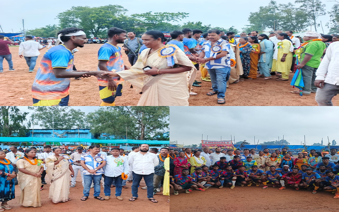 Chaibasa News: पुटिसिया में फुटबॉल प्रतियोगिता, विजेता फागुन एफसी को जोबा माझी ने किया सम्मानित