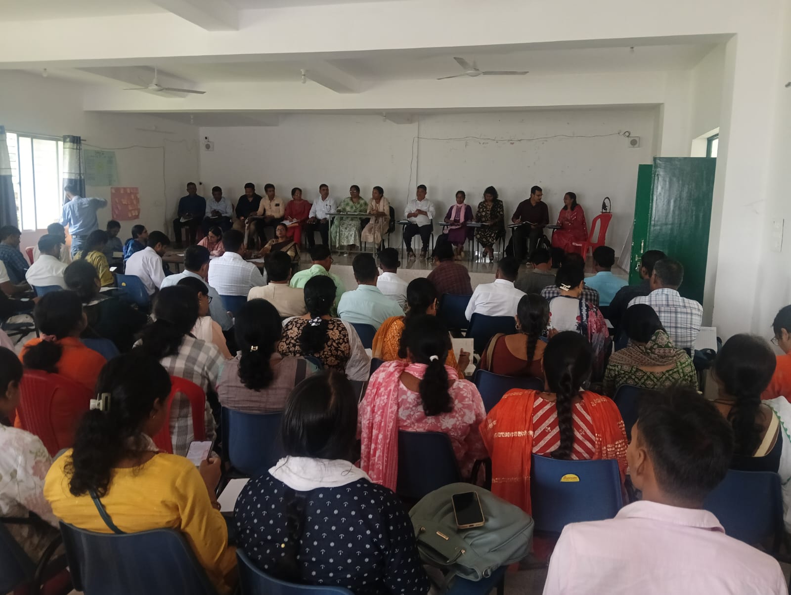 Gumla News: शैक्षिक सूचकांकों में सुधार के लिए जिला स्तरीय मैराथन समीक्षा बैठक