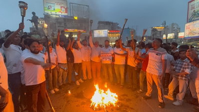 Ranchi News: पेपर लीक के खिलाफ कांग्रेस का मशाल जुलूस, धर्मेंद्र प्रधान के इस्तीफे की मांग