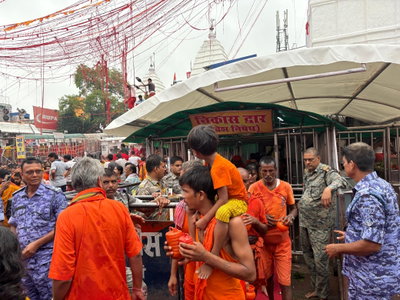 Deoghar News: शिवभक्तों का तांता, सावन के तीसरे दिन 1 लाख 27 हजार श्रद्धालुओं ने किया जलाभिषेक