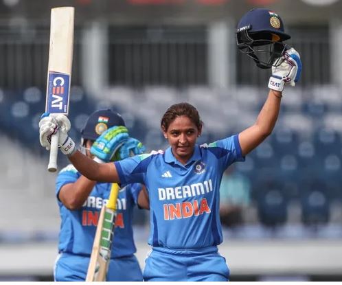Sports News: T-20 में हरमनप्रीत कौर लगाएंगी ‘दोहरा शतक’, बनेंगी दुनिया की पहली क्रिकेटर