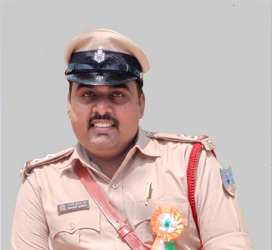 Chaibasa News : ACB ने थाना प्रभारी को 15 हजार रिश्वत लेते किया गिरफ्तार