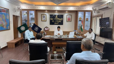 Deoghar News: DC ने चित्रा कोलयरी के विस्थापितों को मूलभूत सुविधा देने का दिया निर्देश