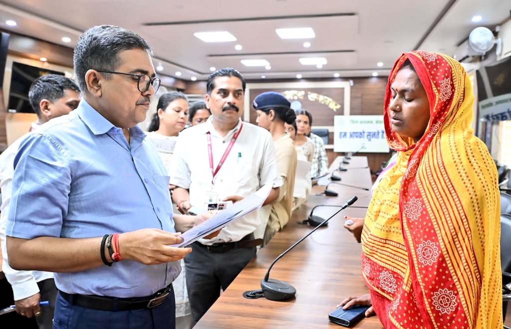 Bokaro News: जनता दरबार में तुरंत कार्रवाई, 6 माह से लंबित मृत्यु प्रमाण-पत्र घंटों में जारी