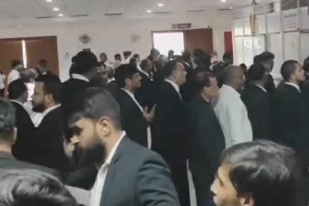 Court News: झारखंड हाईकोर्ट एडवोकेट्स एसोसिएशन चुनाव, मतगणना में वरीय अधिवक्ता अजीत कुमार आगे