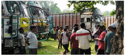 Hazaribagh: चौपारण में मवेशी लदे 21 ट्रक पकड़ाया, कागजात की जांच