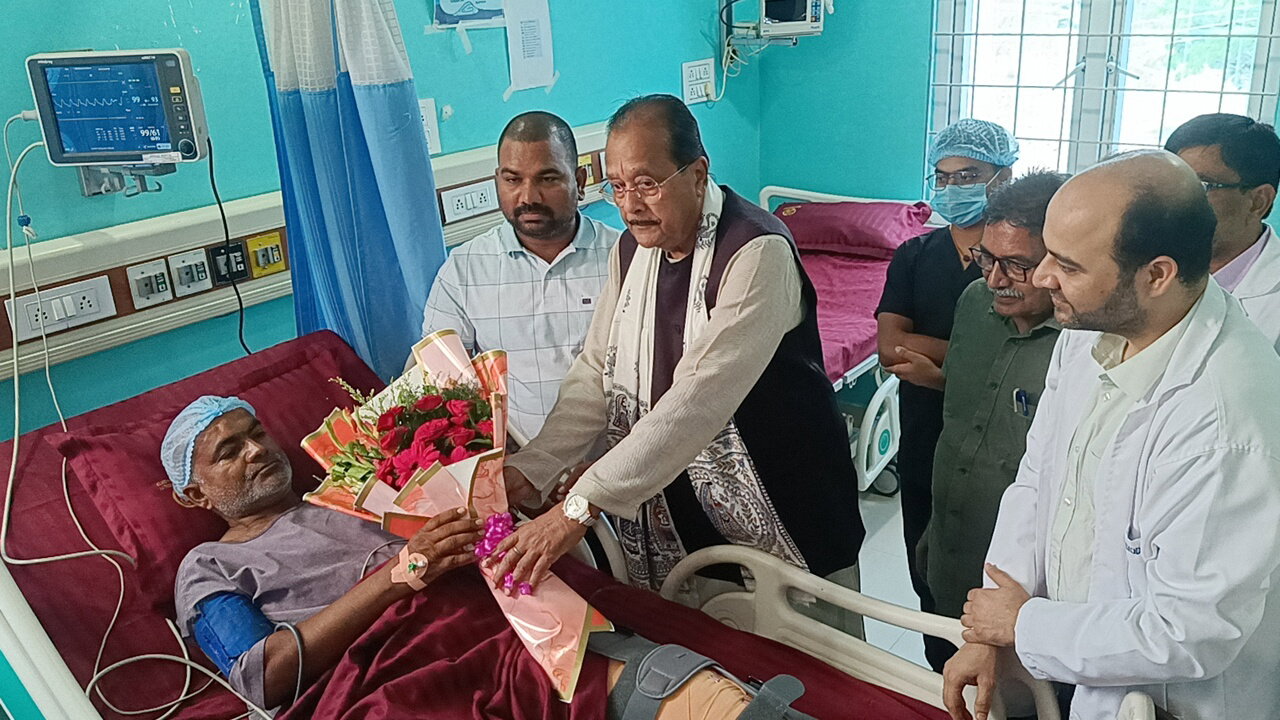Palamu News: पलामू में घुटने की पहली रोबोटिक सर्जरी, स्वास्थ्य सुविधाओं का हो विस्तार- वित्तमंत्री