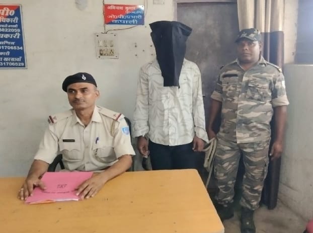 Saraikela News: कपाली पुलिस ने चोरी की बाइक के साथ युवक को दबोचा