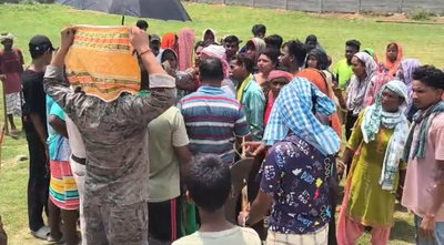 Jamshedpur News: परसुडीह में जमीन विवाद ने पकड़ा तूल, ग्रामीणों ने तोड़ी बन रही दीवार