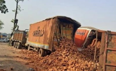 Hazaribagh News: चरही में ट्रेलर-ट्रक की भीषण टक्कर, चालक की मौत, तीन घायल