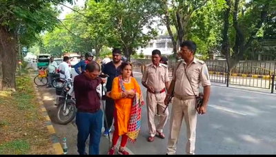Jamshedpur News: जमशेदपुर में दिनदहाड़े पर्स छिनतई, महिला गंभीर रूप से घायल