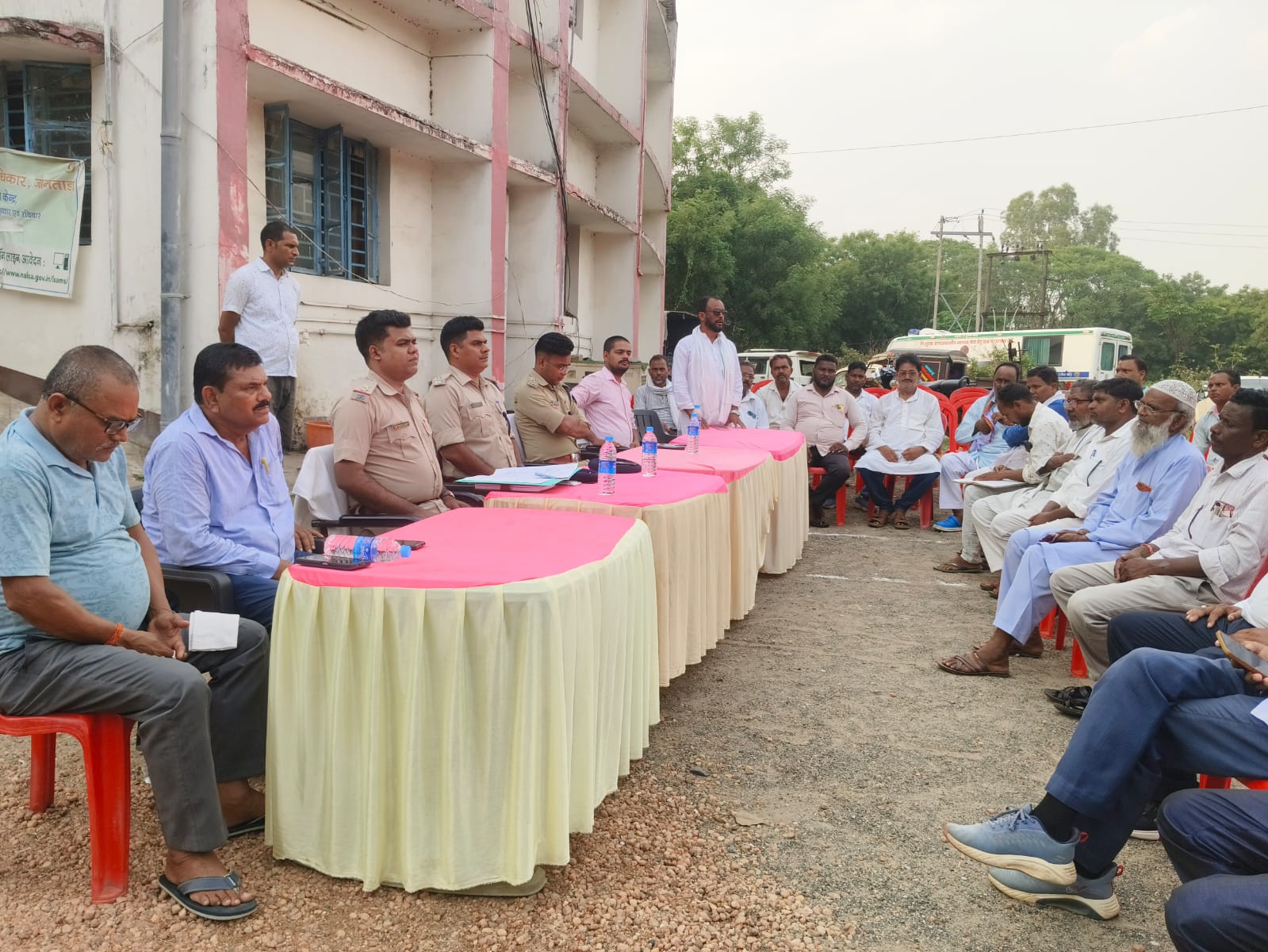 Jamtara News: बकरीद को लेकर नारायणपुर थाने में हुई शांति समिति की बैठक