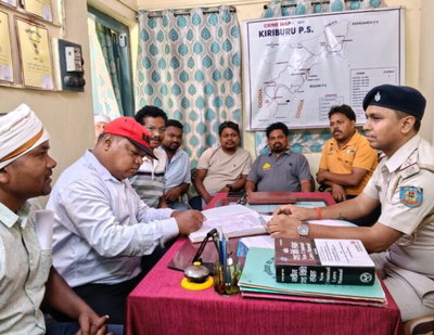 Chaibasa News: बिरसा मुंडा स्मारक से कॉपर रस्सी चोरी, समिति ने किरीबुरू थाना प्रभारी से की मुलाकात