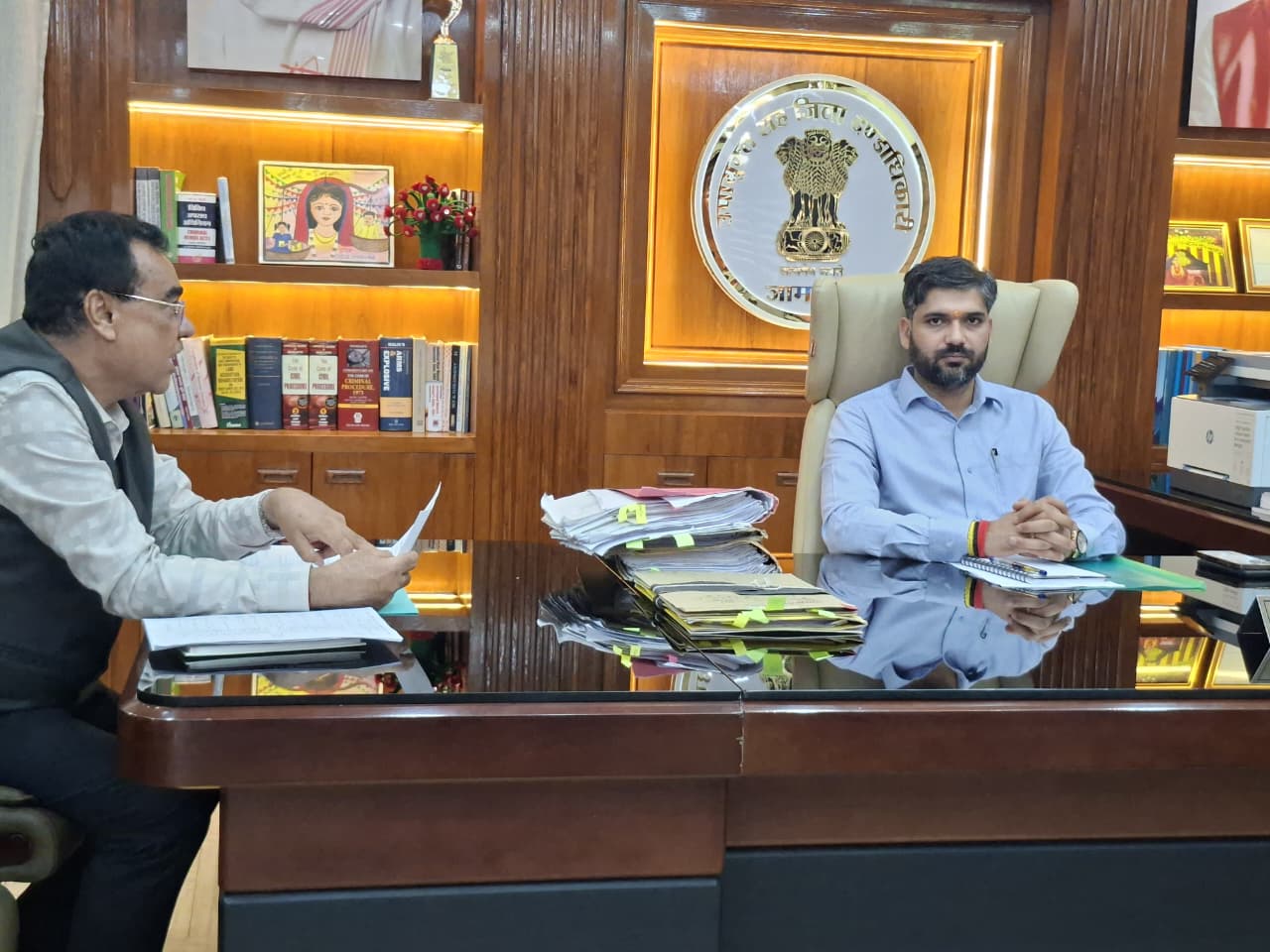 Jamtara News: जिला सलाहकार समिति की बैठक, लापरवाही पर DC ने जताई नाराजगी