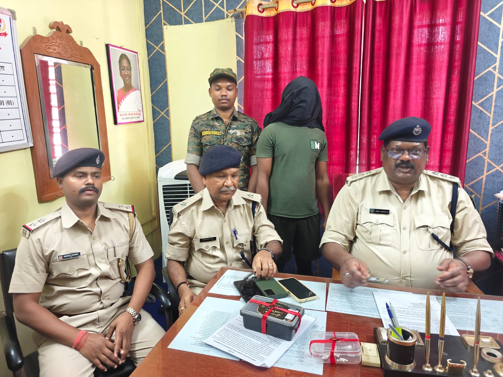 सिमडेगा में ब्राउन शुगर के साथ युवक गिरफ्तार, 7 पैकेट नशीला पदार्थ बरामद