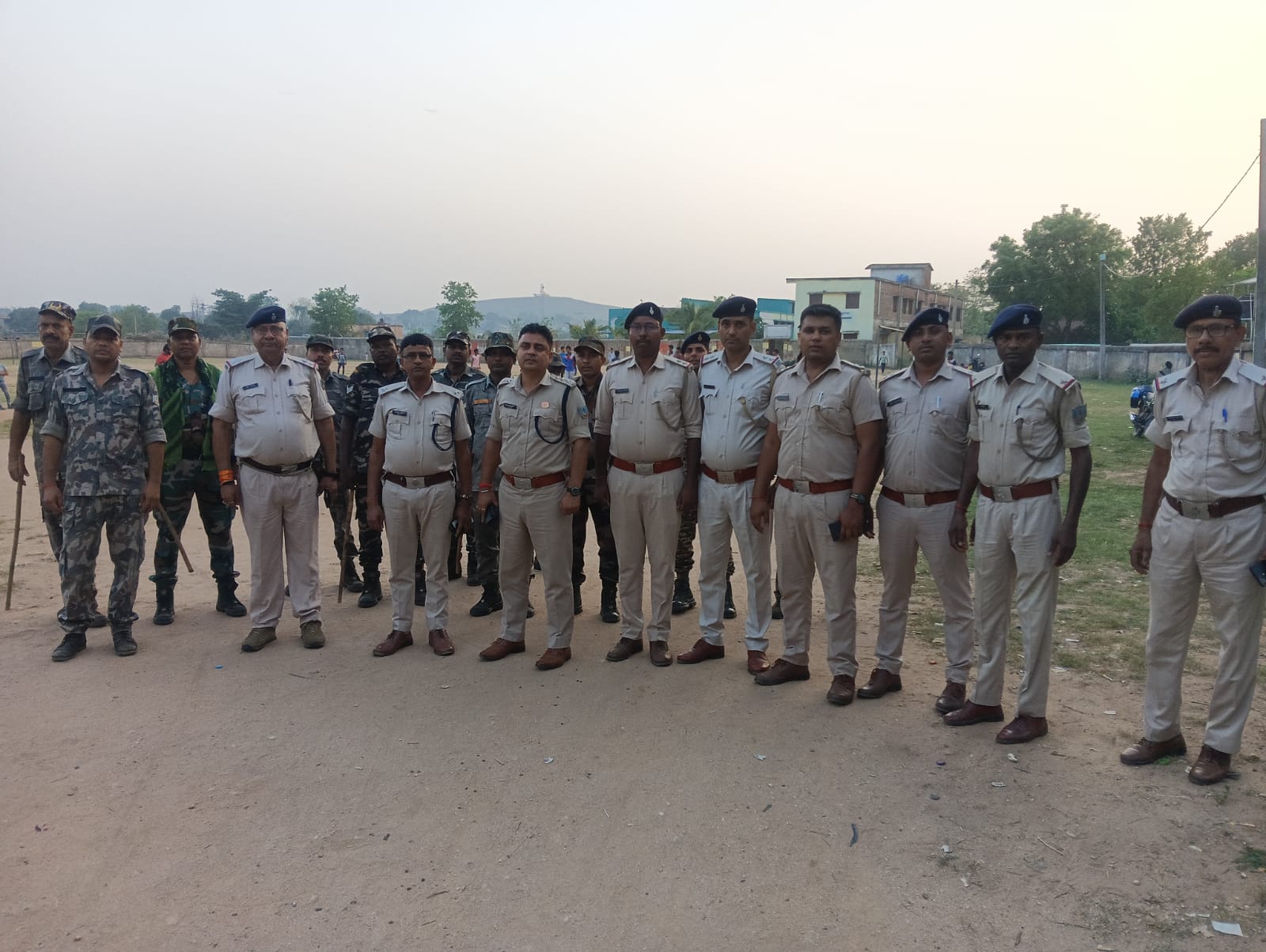Ramgarh News: निकला फ्लैग मार्च, बकरीद के पर्व में आपसी सौहार्द बनाए रखने की अपील- SDOP