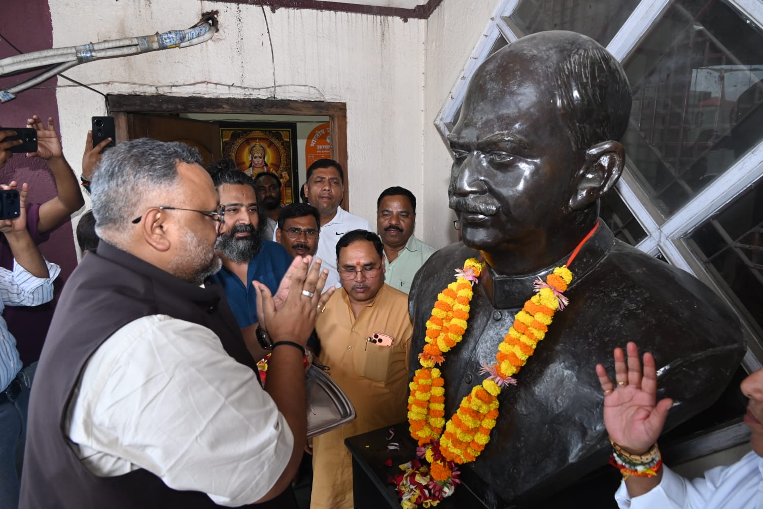 Ranchi: राष्ट्रीय मंत्री बनने के बाद भाजपा कार्यालय पहुंचे प्रदीप वर्मा, कहा- सम्मान के साथ जिम्मेदारी