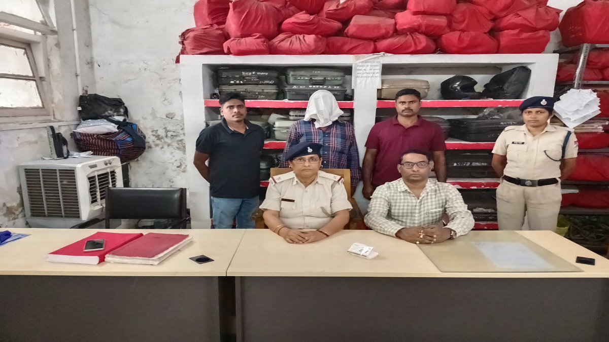 Mobile thief arrested