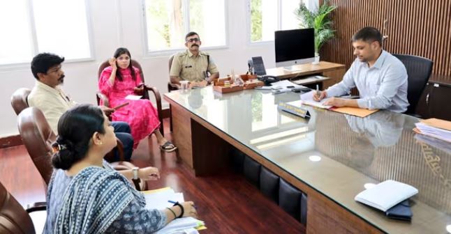 खूंटी: NEET, यूजी परीक्षा के संचालन की तैयारियों को लेकर उपायुक्त ने की बैठक