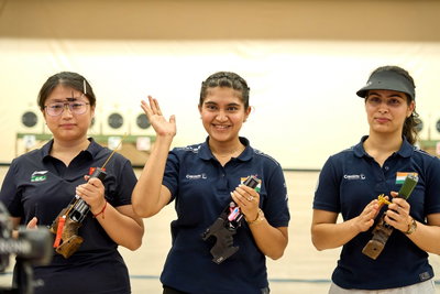 Shooting World Cup: ईशा सिंह ने शूटिंग वर्ल्ड कप में जीता गोल्ड, मनु भाकर को छोड़ा पीछे