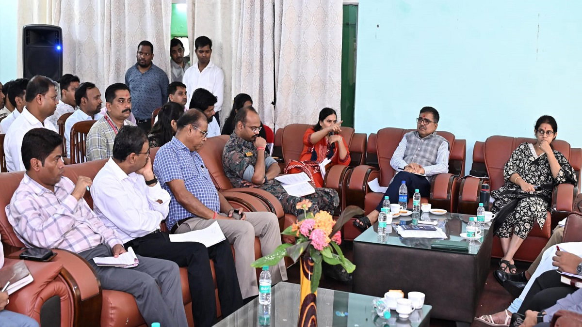 Bokaro News: 22 नवंबर से लुगुबुरु घंटाबाड़ी महोत्सव, डीसी ने की तैयारी की समीक्षा