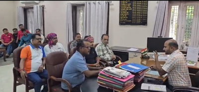 Ramgarh News: बिना नोटिस निर्माण ध्वस्त करने का आरोप, उपायुक्त से जांच की मांग