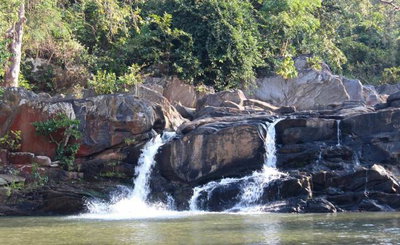 अकाईसिढ़ा झरना में दोस्त संग नहाने गए युवक की डूबने से मौत, शव बरामद