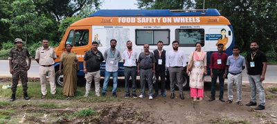 Deoghar News: श्रावणी मेला में खाद्य सुरक्षा टीम की बड़ी कार्रवाई, 10 क्विंटल पेड़ा किया नष्ट