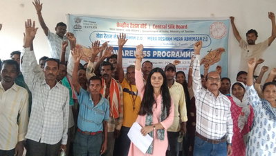 Chaibasa News: गोईलकेरा में किसानों को मिला तसर रेशम उत्पादन का प्रशिक्षण