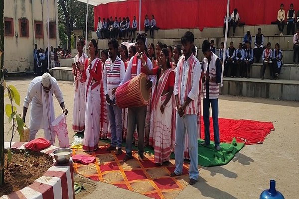 रांची: DSPMU में सरहुल मिलन समारोह, नृत्य-संगीत के जरिए परंपरा का संदेश