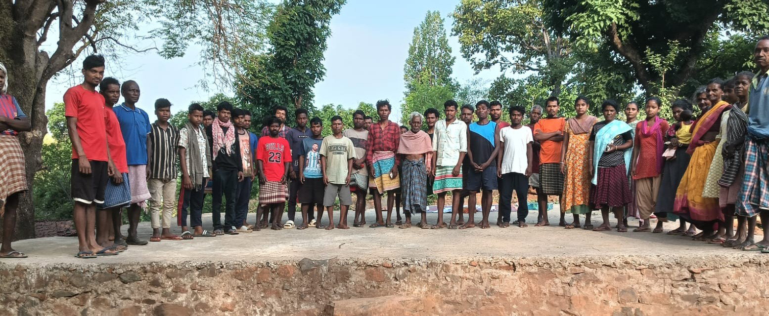 चक्रधरपुर: कोटसोना गांव में बिजली व सड़क नहीं, ग्रामीणों ने जताई नाराजगी