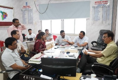 Jamshedpur News: SIR में सुनवाई केंद्रों का डीसी ने किया निरीक्षण, दावा-आपत्ति प्रक्रिया जारी