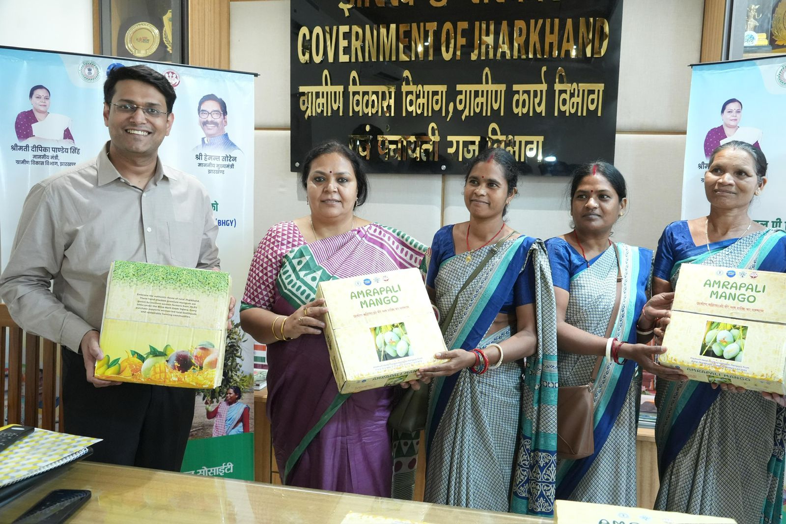 Jharkhand News: ‘अपना मार्ट’ ने गुमला के FPO से खरीदा 2 टन आम, किसानों को मिला दोगुना मूल्य