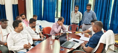 Chaibasa News: चक्रधरपुर में 24 लाख में गुदड़ी बाजार की ठेकेदारी, 16 लाख में बस पड़ाव की