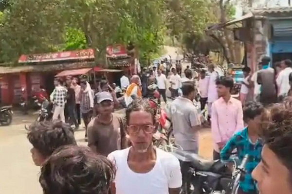 धनबाद में सड़क हादसा: ट्रैक्टर ने 5 लोगों को रौंदा, 2 की हालत गंभीर