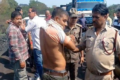 धनबादः कोयला चोरी कर रहे लोगों ने स्पेशल ब्रांच के ASI व पत्नी के साथ मारपीट की