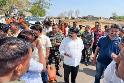 लातेहार: बालूमाथ-खलारी पथ से 20 घंटे बाद हटा जाम, मौत के बाद मुआवजे पर अड़े थे परिजन