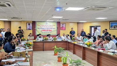 Dhanbad News: 8 महीने बाद दिशा की बैठक में बड़े फैसले, 10 दिन में सड़कें होंगी मोटरेबल