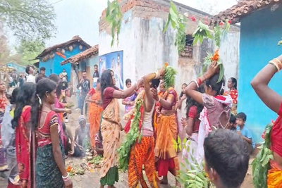 पश्चिमी सिंहभूम: श्रद्धाभाव से हुई माता मंगला की पूजा-अर्चना, निकली घटयात्रा