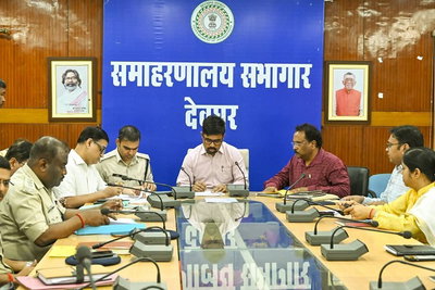 देवघर: श्रावणी मेला 2026 की तैयारी पर  DC की बैठक, कार्यालय शिफ्ट का निर्देश