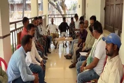 चक्रधरपुर: ट्रेनों के लेट-लतीफी से लोग परेशान, बैठक कर हस्ताक्षर अभियान चलाने का फैसला