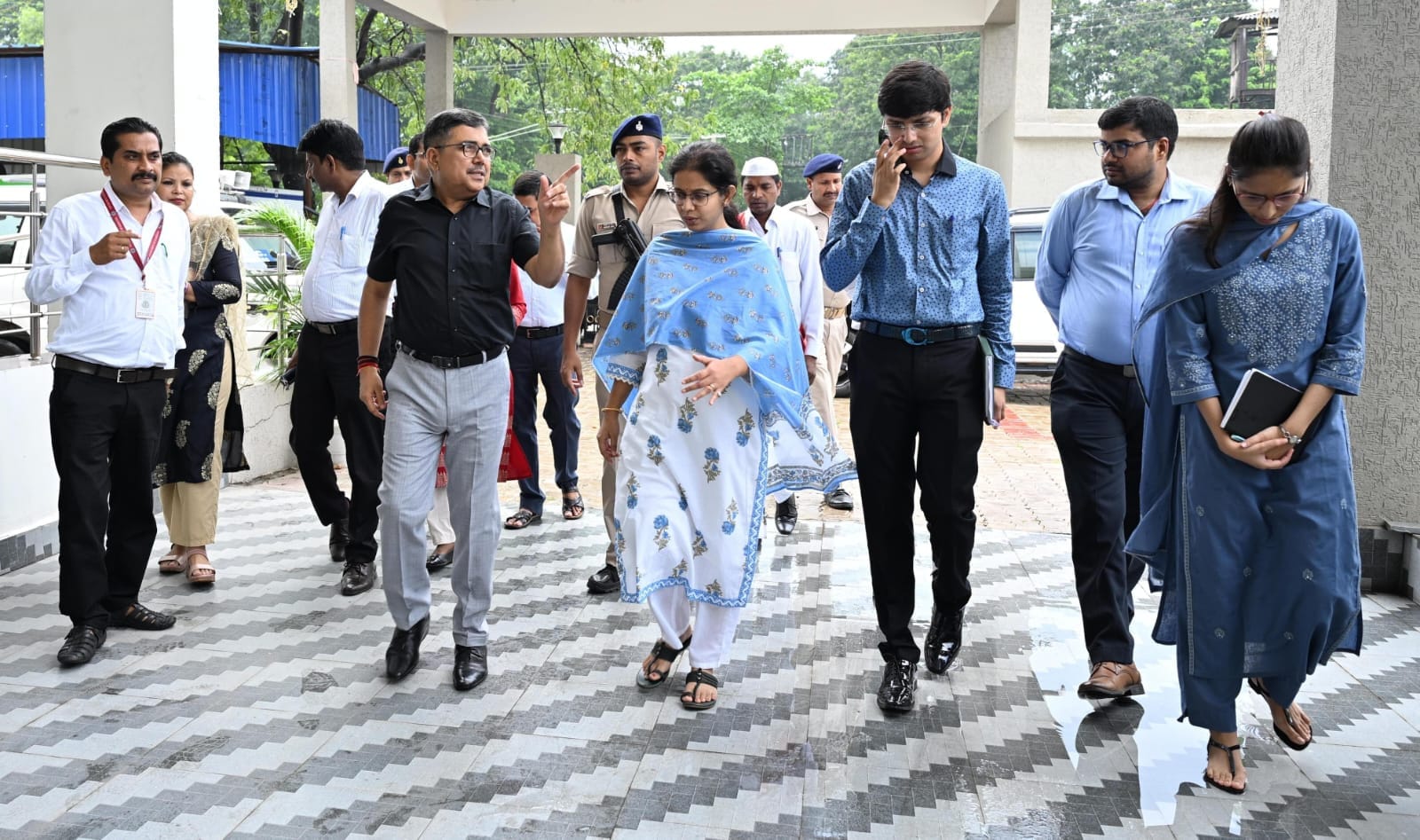 Bokaro News: विश्व आदिवासी दिवस पर टाउन हॉल में होगा महोत्सव, DC ने तैयारियों का लिया जायजा