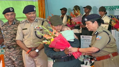 Exclusive: सरकार पर भरोसा करके बंदूक छोड़ी, अब SIR के लिए भी भटक रहे पूर्व नक्सली