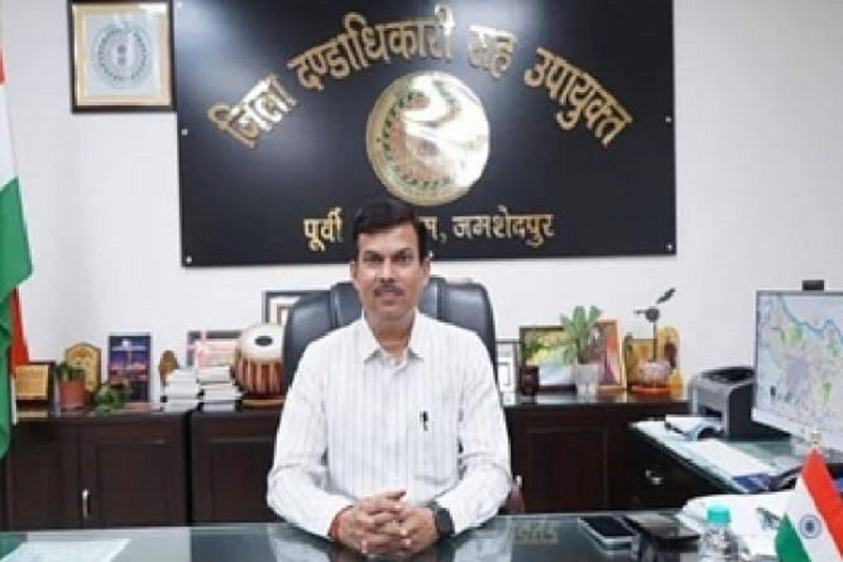 Jamshedpur News: SIR को लेकर डीसी ने BLO के साथ की ऑनलाइन बैठक, घर-घर जाकर सत्यापन के निर्देश