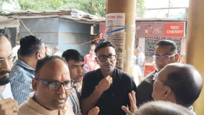 Bokaro News: सिटी सेंटर में अतिक्रमण पर BSL की कार्रवाई, दुकानदारों ने किया विरोध