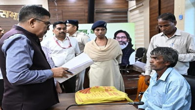 Bokaro News: जनता दरबार में डीसी ने की 41 मामलों की सुनवाई, त्वरित समाधान के दिए निर्देश