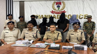 Dhanbad News: टुंडी में साइबर ठगी के नेटवर्क का खुलासा, 5 आरोपी गिरफ्तार